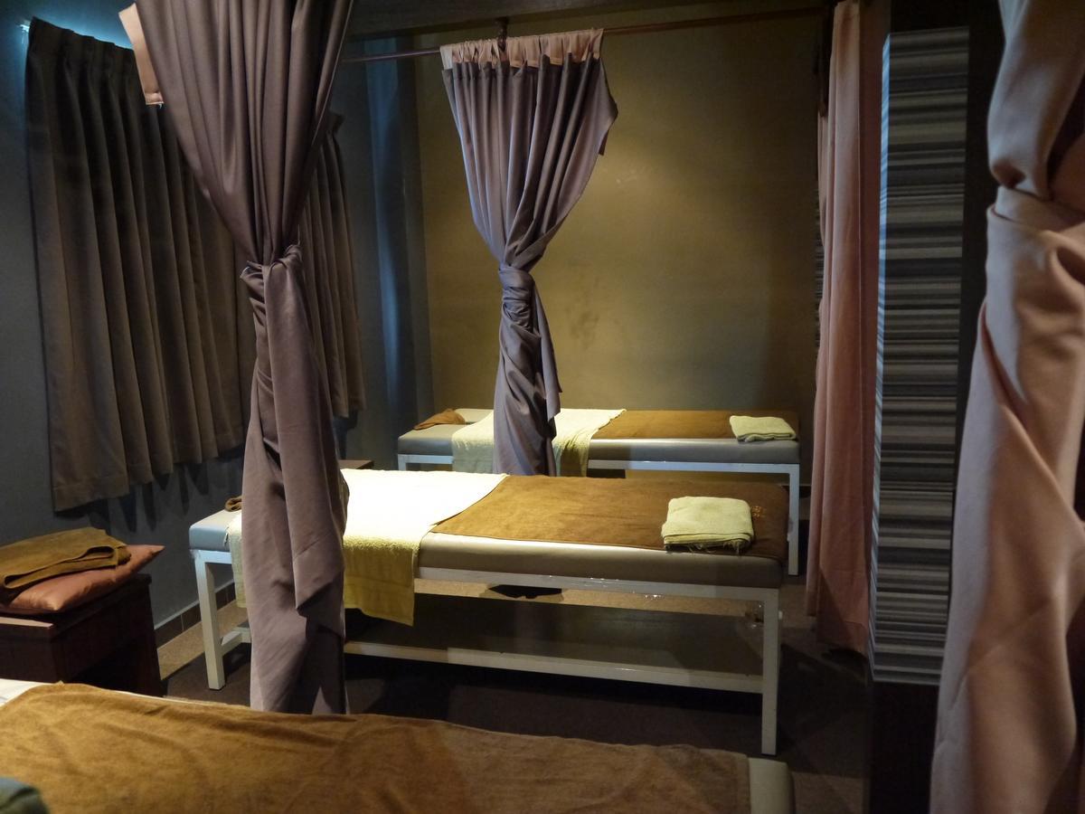 Grand Court Hotel Teluk Intan Eksteriør billede